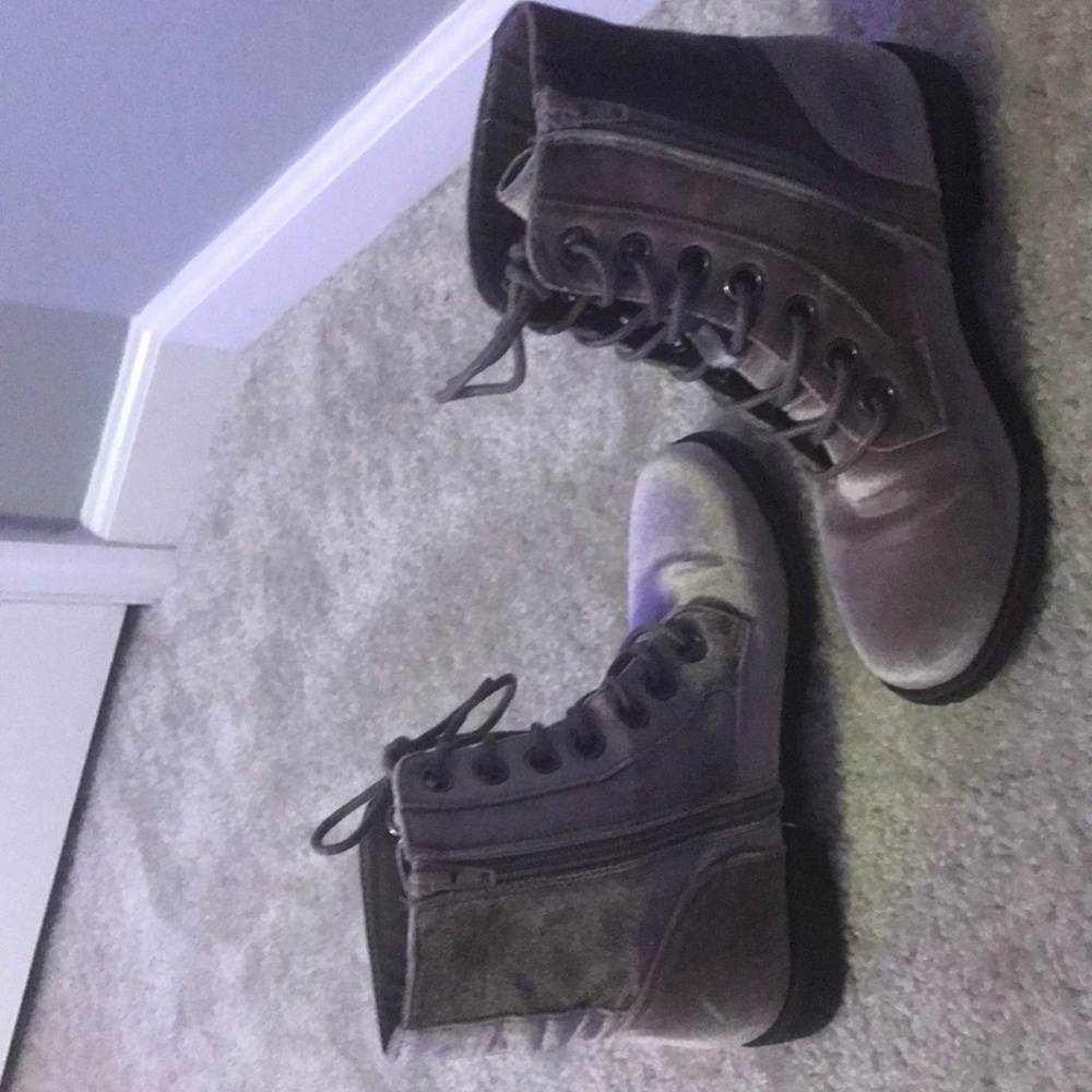 Shoe